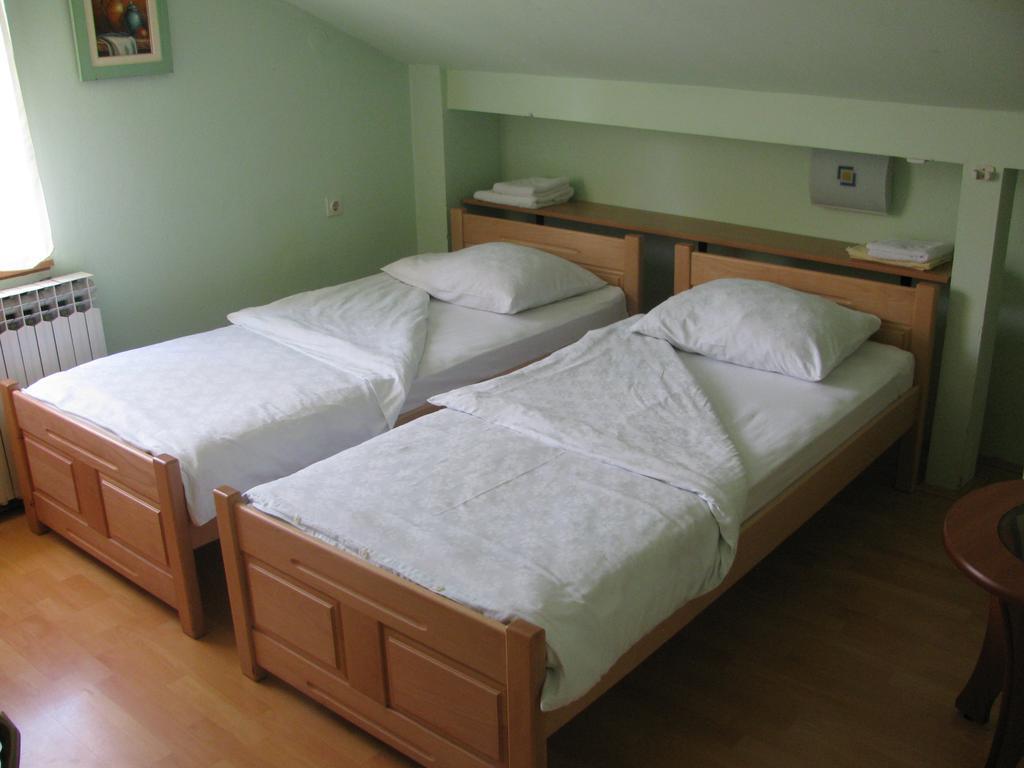 סלאבונסקי ברוד Apartments & Rooms Korzo חדר תמונה