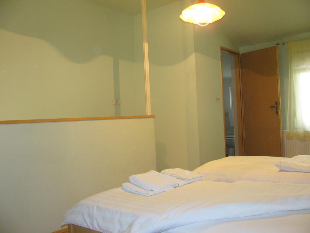סלאבונסקי ברוד Apartments & Rooms Korzo חדר תמונה