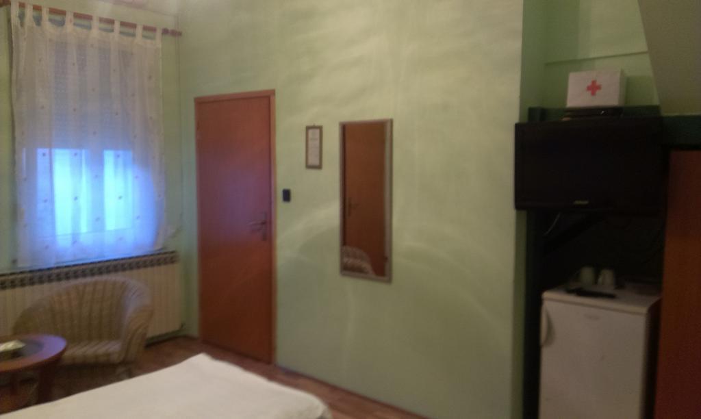סלאבונסקי ברוד Apartments & Rooms Korzo חדר תמונה