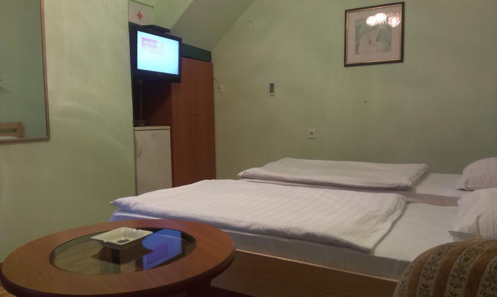 סלאבונסקי ברוד Apartments & Rooms Korzo חדר תמונה