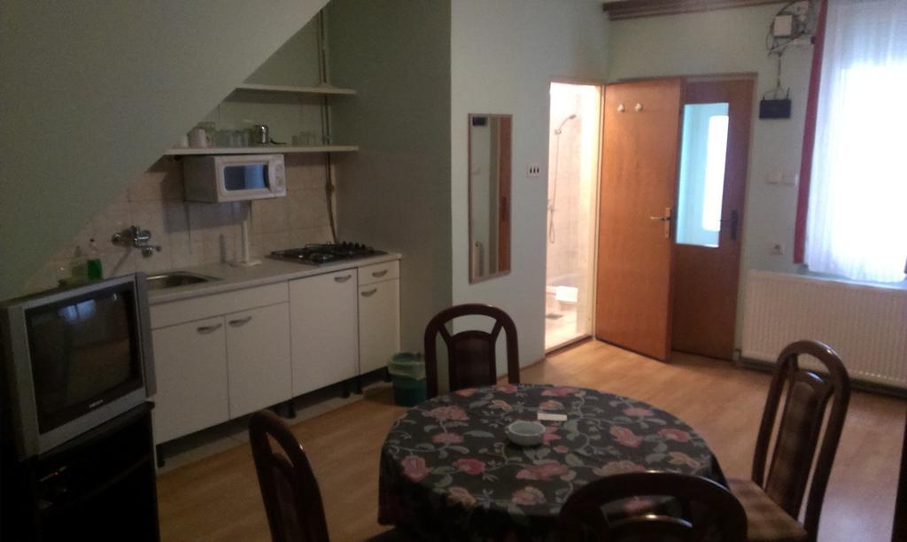 סלאבונסקי ברוד Apartments & Rooms Korzo חדר תמונה